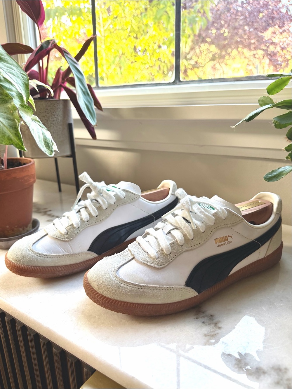Unisex Puma Super Liga Suede and Leather Gum Sole Sneakers | Women’s 9, Men’s 7